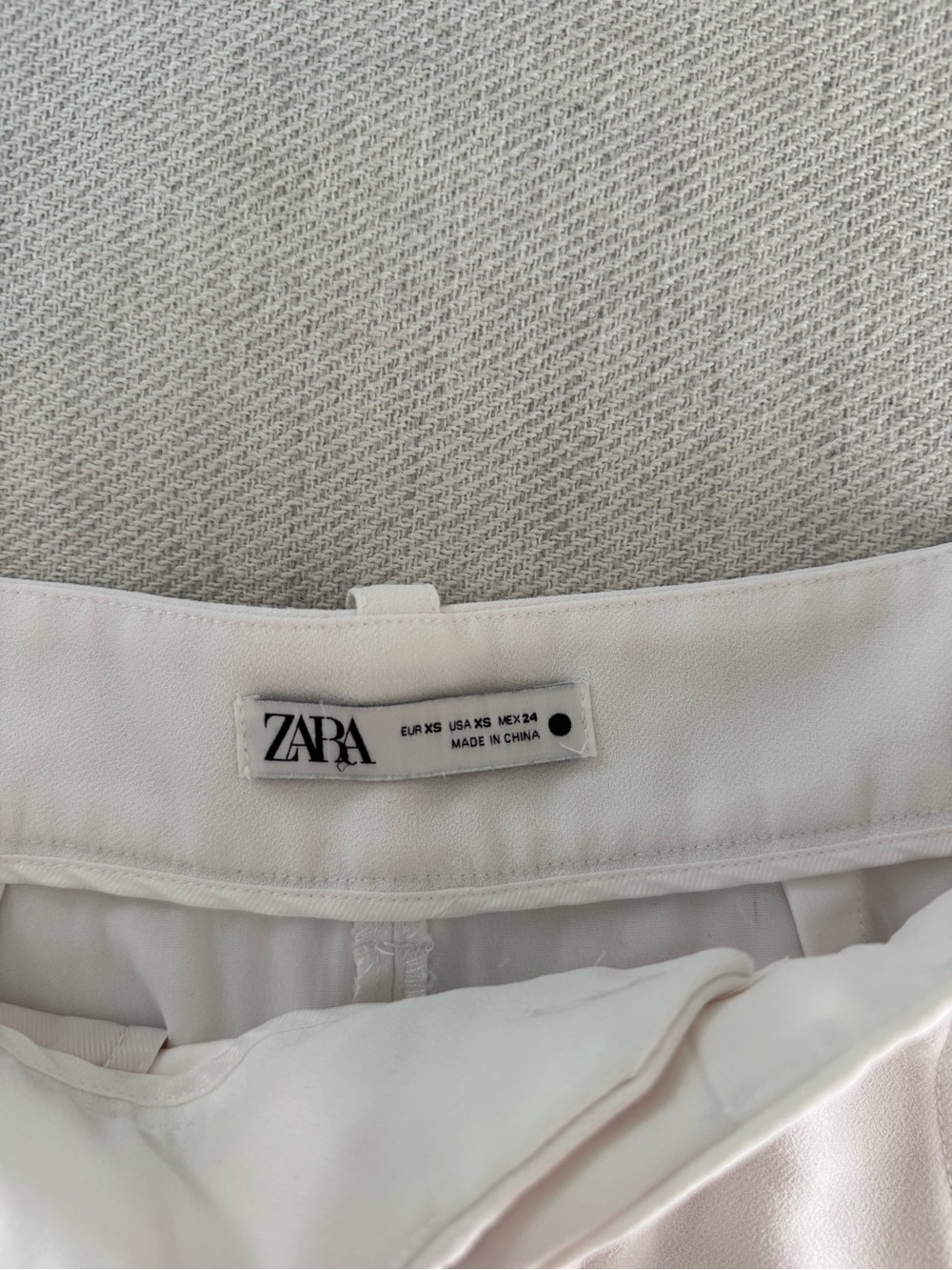 Zara White High-Waist Tailored Shorts - Picture 5 of 8